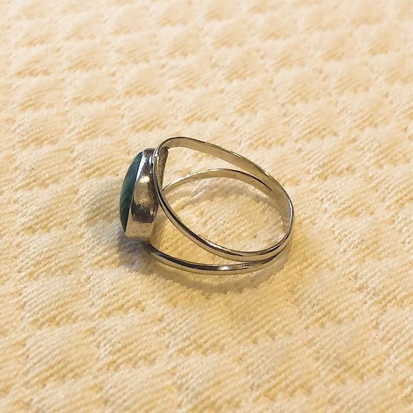 Malachite and Sterling Silver Vintage Statement Ring - Picture 2 of 6